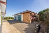 "Exklusives Wohnhaus direkt in Asbach – Natur, Komfort und Lebensqualität" - Doppelgarage mit Holzlager