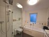 Waldperlach: Stilvolle Etagenwohnung mit modernem Wohnkomfort! - Bad mit Wanne und Dusche
